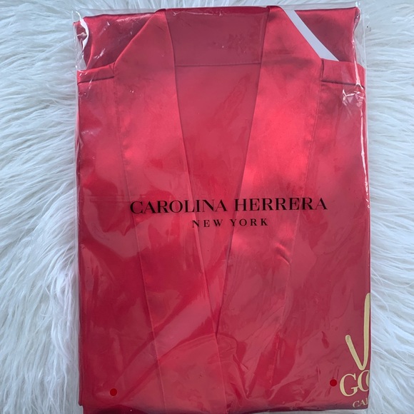 NWT Carolina Herrera red satin robe - Picture 7 of 9